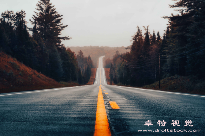 道路图片素材：道路，连接我们的出行与文明之路