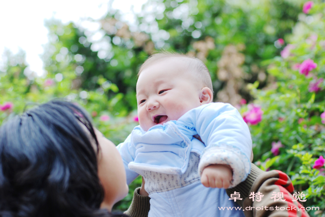 母婴图片素材：如何照顾新生儿和产后恢复？