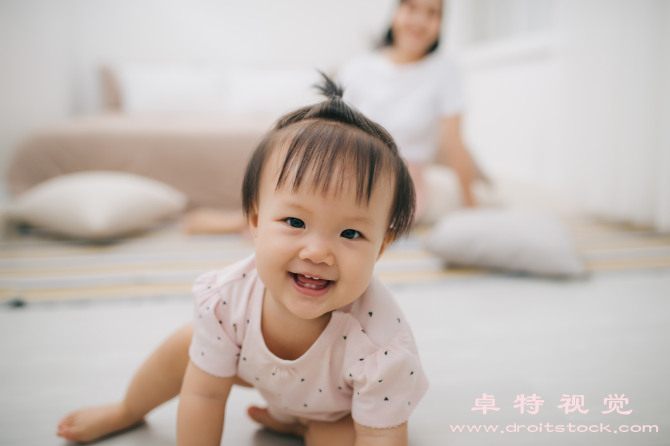 母婴图片素材：如何照顾新生儿和产后恢复？