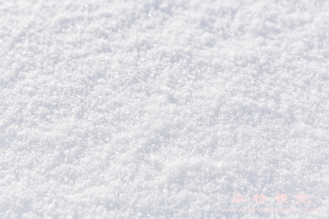 雪景图片素材：雪花飞舞，白色童话世界