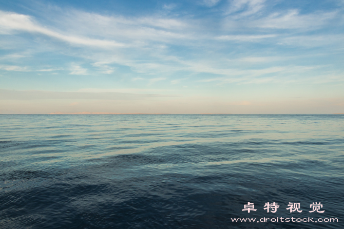 海景图片素材（远望蓝海海景之美）