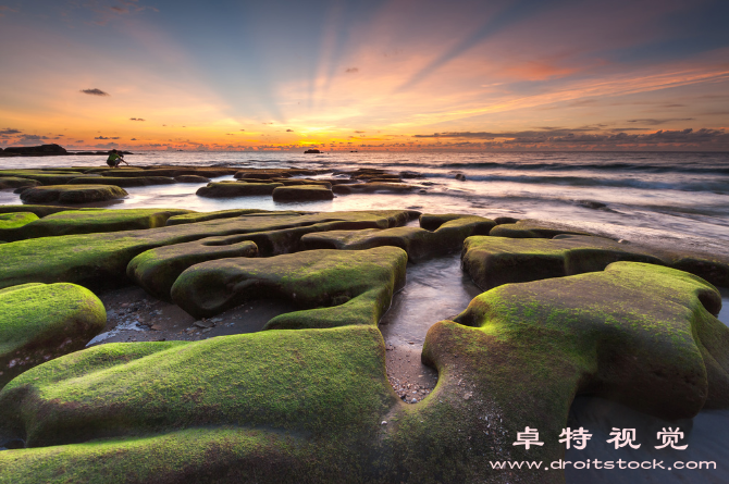 海景图片素材（远望蓝海海景之美）