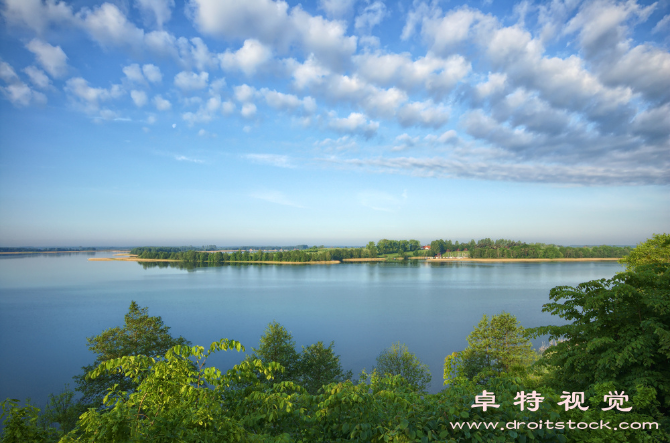 湖岸视频素材（湖畔风光美不胜收）