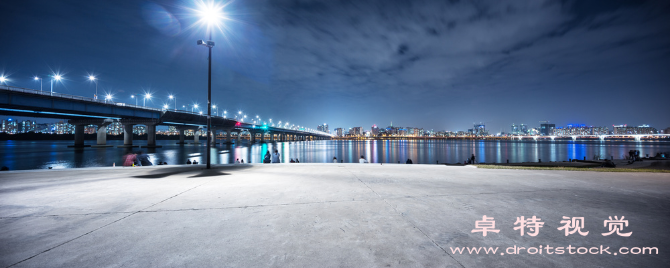 夜晚城市视频素材（夜幕下的城市繁华与安静并存）