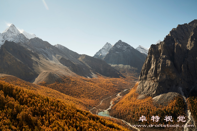 稻城视频素材（稻城一个神秘而壮丽的自然宝库）