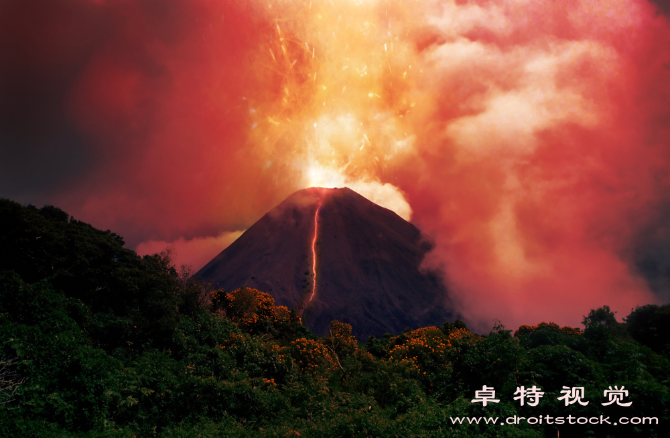 火山图片素材（火山喷发自然之力的爆发与挑战）