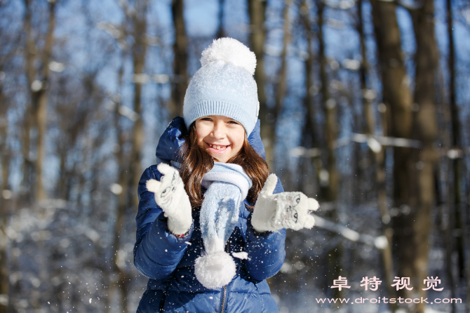 玩雪视频素材（欢乐冰雪时光玩雪的乐趣与技巧）