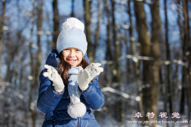 玩雪图片