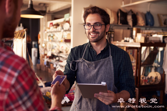 独具匠心的店面设计彰显品牌风采