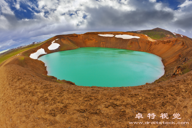 奇幻火山湖大自然的奇迹与神秘